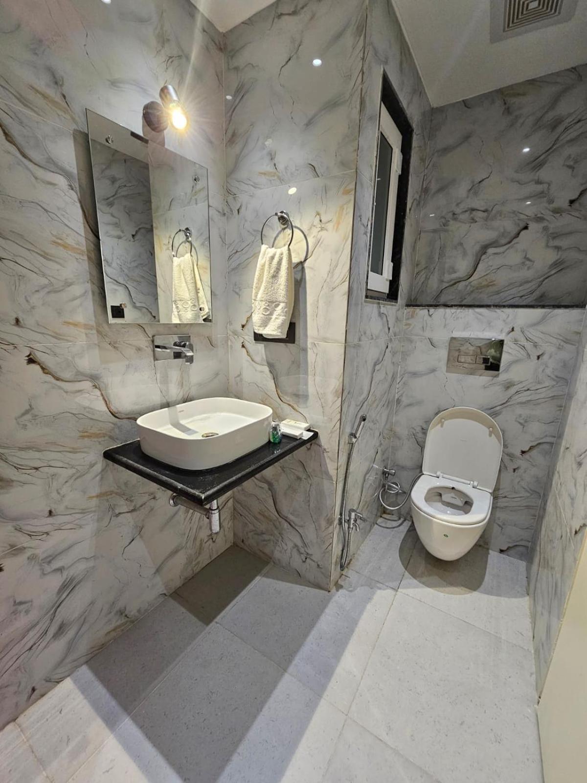 Hotel The Glass House Greater Noida Exterior photo